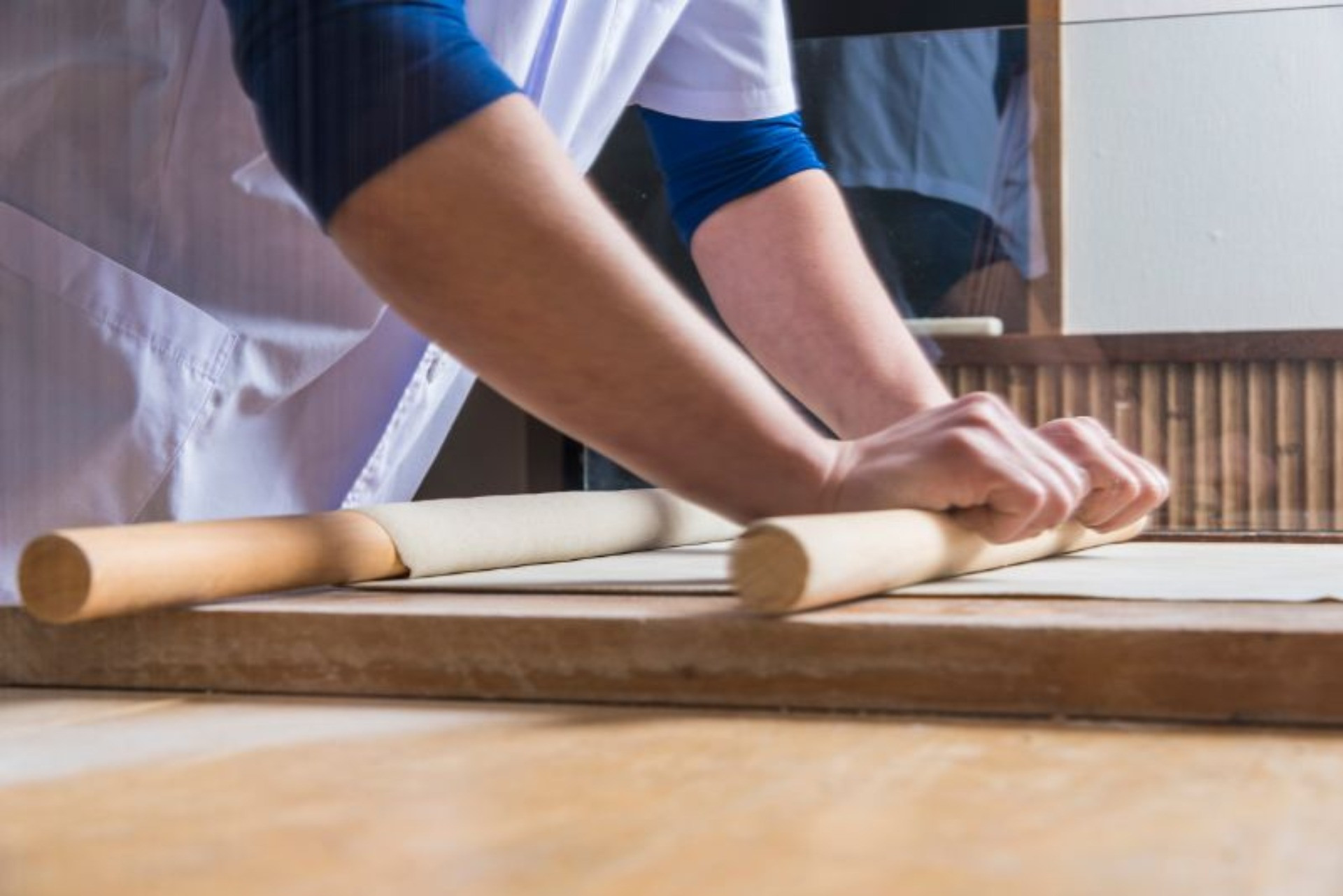 蕎麦打ち体験は本格的な職人用の道具を使えます