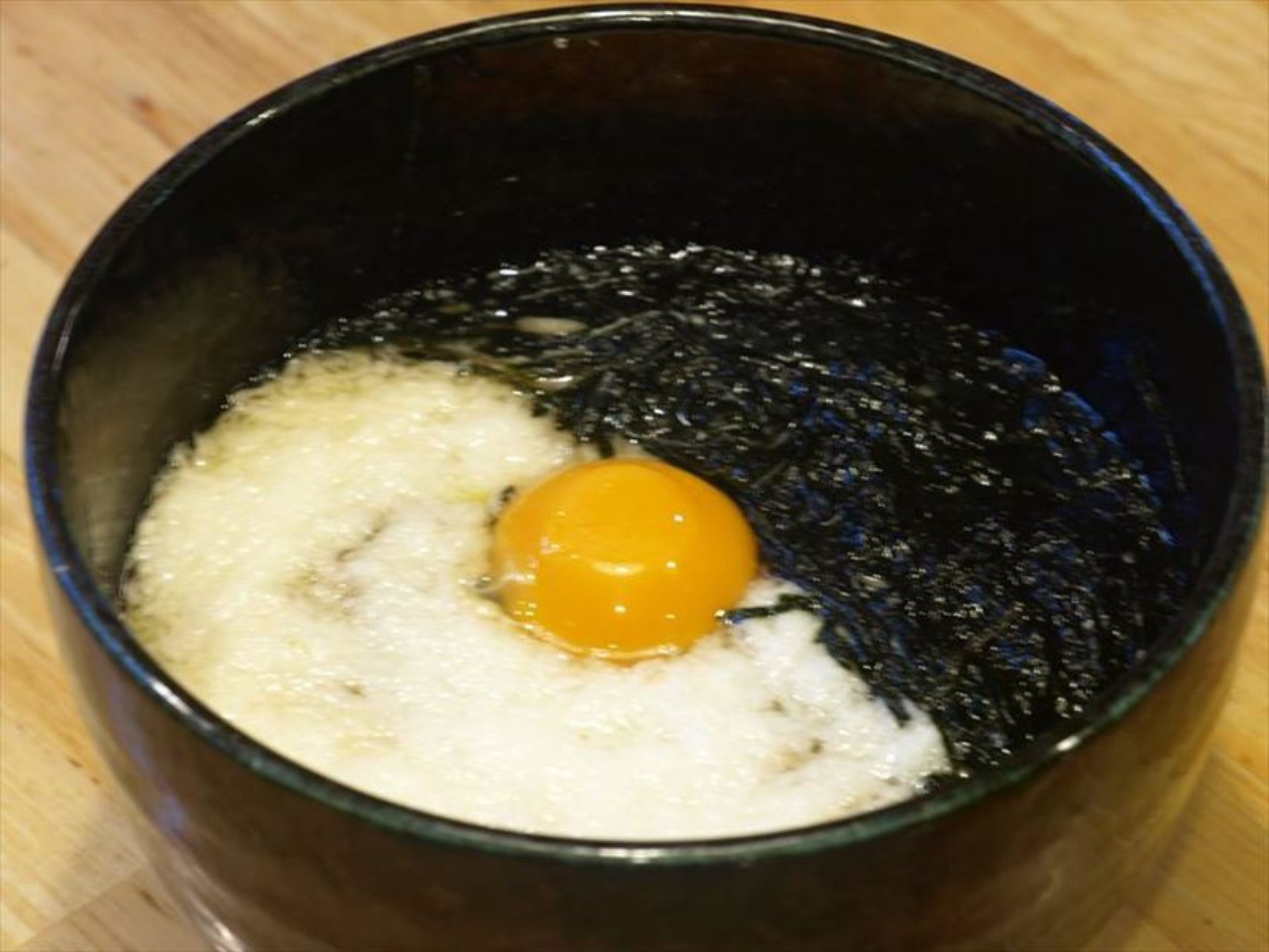 新作メニューの考案中です。試作を繰り返して満足の仕上がりに近づいてきています。温かいお蕎麦のメニューが近々登場です。